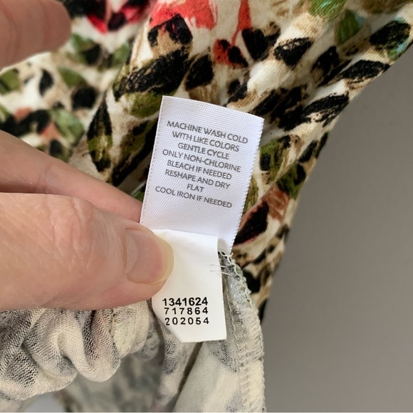 J. Jill Wearever Collection scoop neck multi abstract leaf top. Size L - Picture 9 of 9